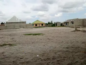 A Very Big Surveyed Plot at Kivule Shule 1300 Sqmt, 35 Mil