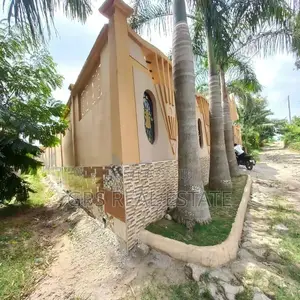 3bdrm House in Mbezi Makabe, Kinondoni for Sale