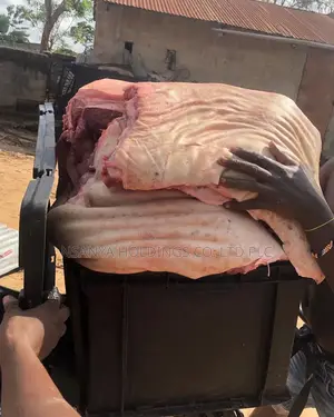 Tunauza Nyama Ya Nguruwe Ya Kawaida Kg 1 TSHS 15,000/=