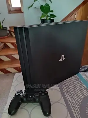 Ps4 PRO Console + 12 Games