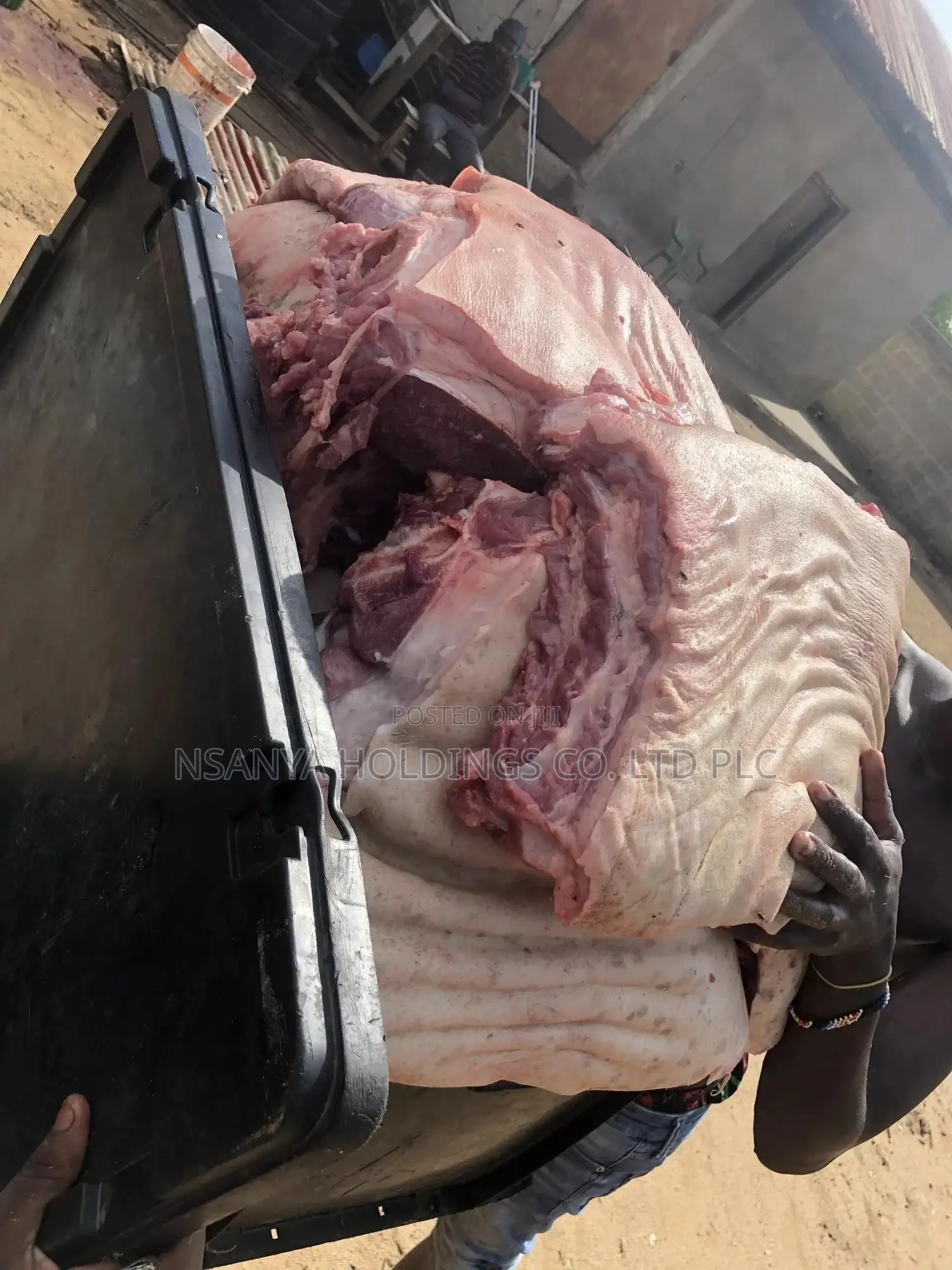 Tunauza Nyama Ya Nguruwe Ya Kawaida Kg 1 TSHS 15,000/=