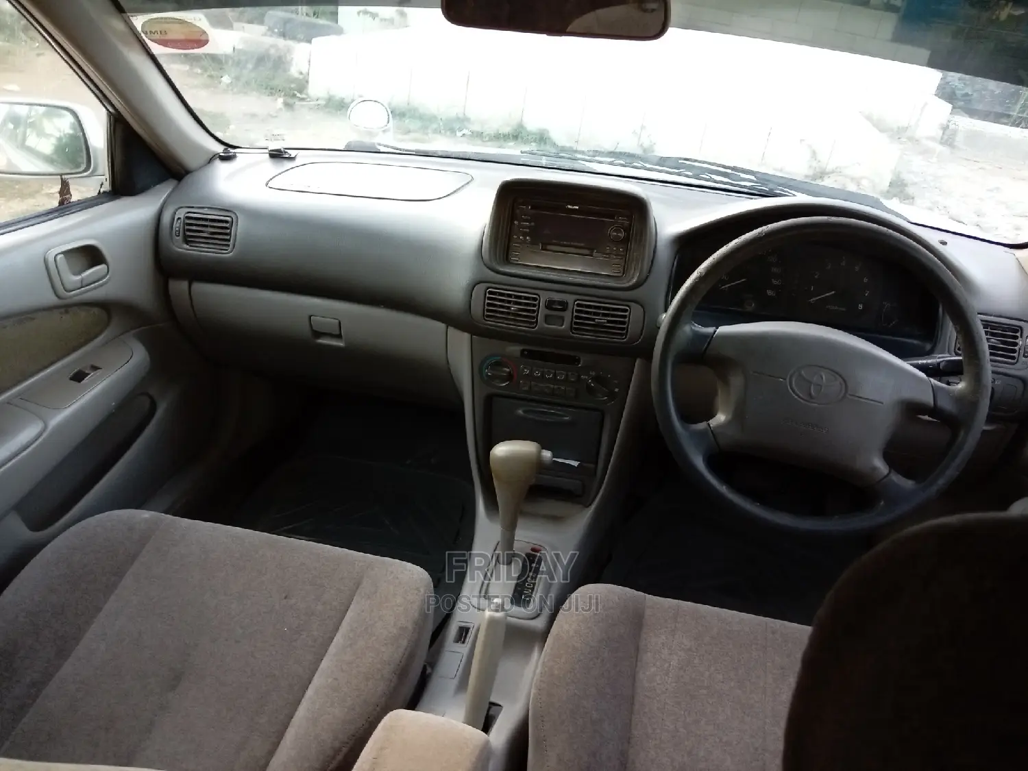 Toyota Corolla 1999 Silver