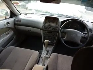Toyota Corolla 1999 Silver