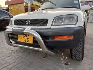 Toyota RAV4 1999 Silver