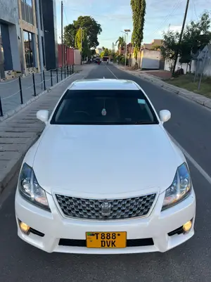 Toyota Crown 2010 White