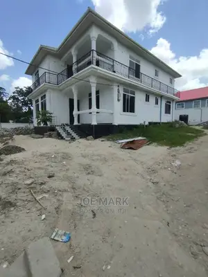 4bdrm Mansion in Mark Real Estate, Kimara for Sale