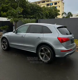 Audi Q5 2010 Gray