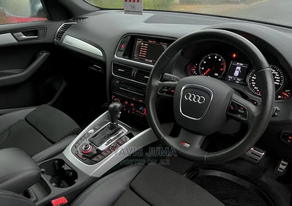 Audi Q5 2010 Gray