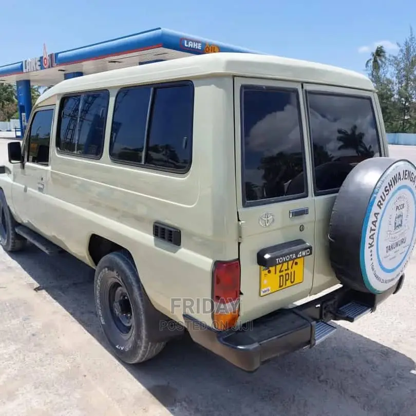 Toyota Land Cruiser 2000 Beige
