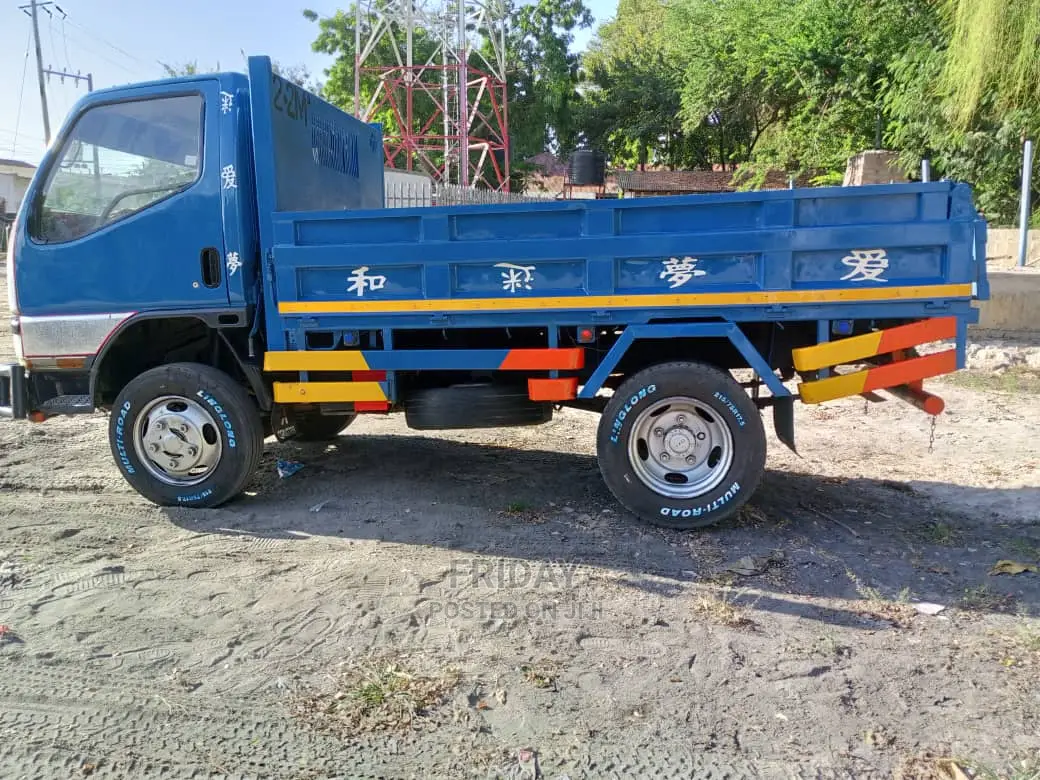 Mitsubishi Canter Tipper