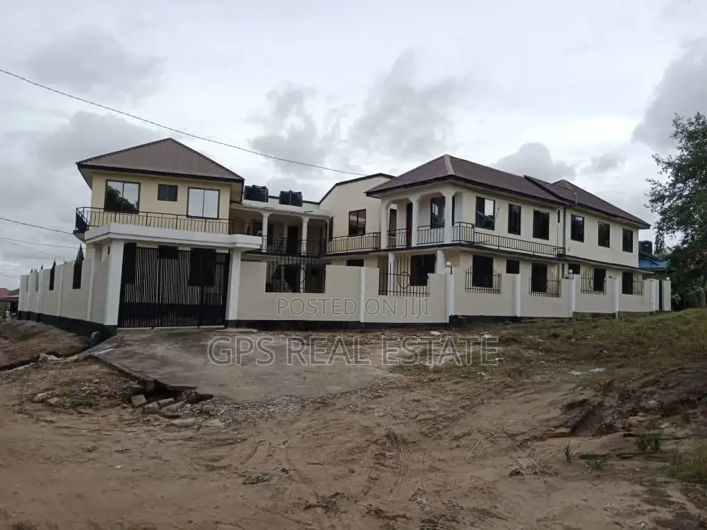 10bdrm Apartment in Tabata Kinyerezi, Kinondoni for Sale