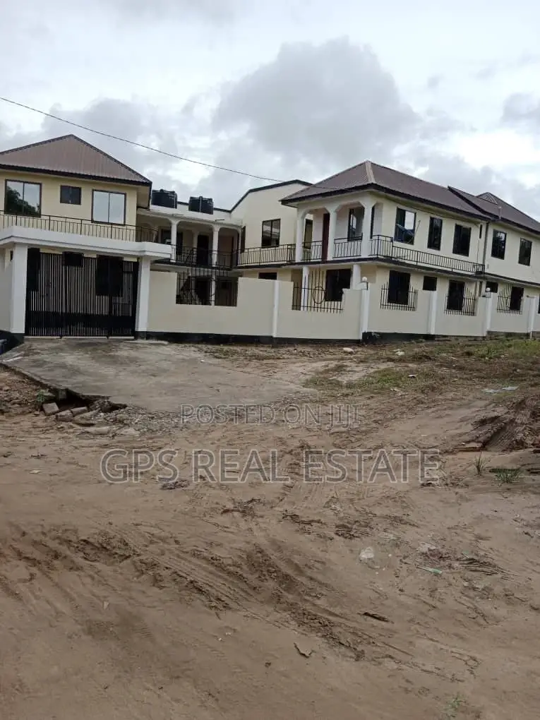 10bdrm Apartment in Tabata Kinyerezi, Kinondoni for Sale