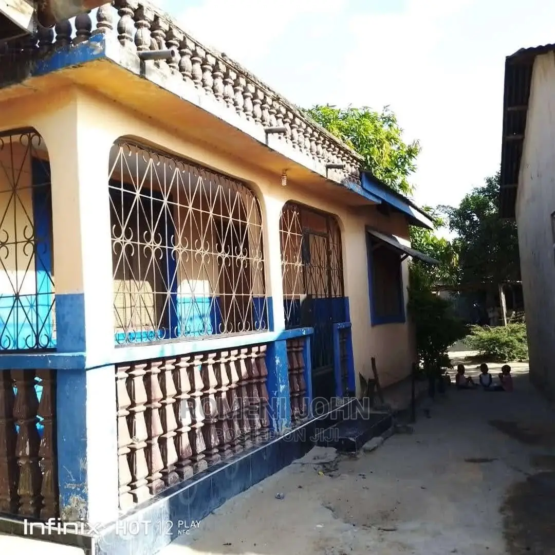 Furnished 6bdrm Townhouse/Terrace in Tanzania Dsm Ukonga for Sale