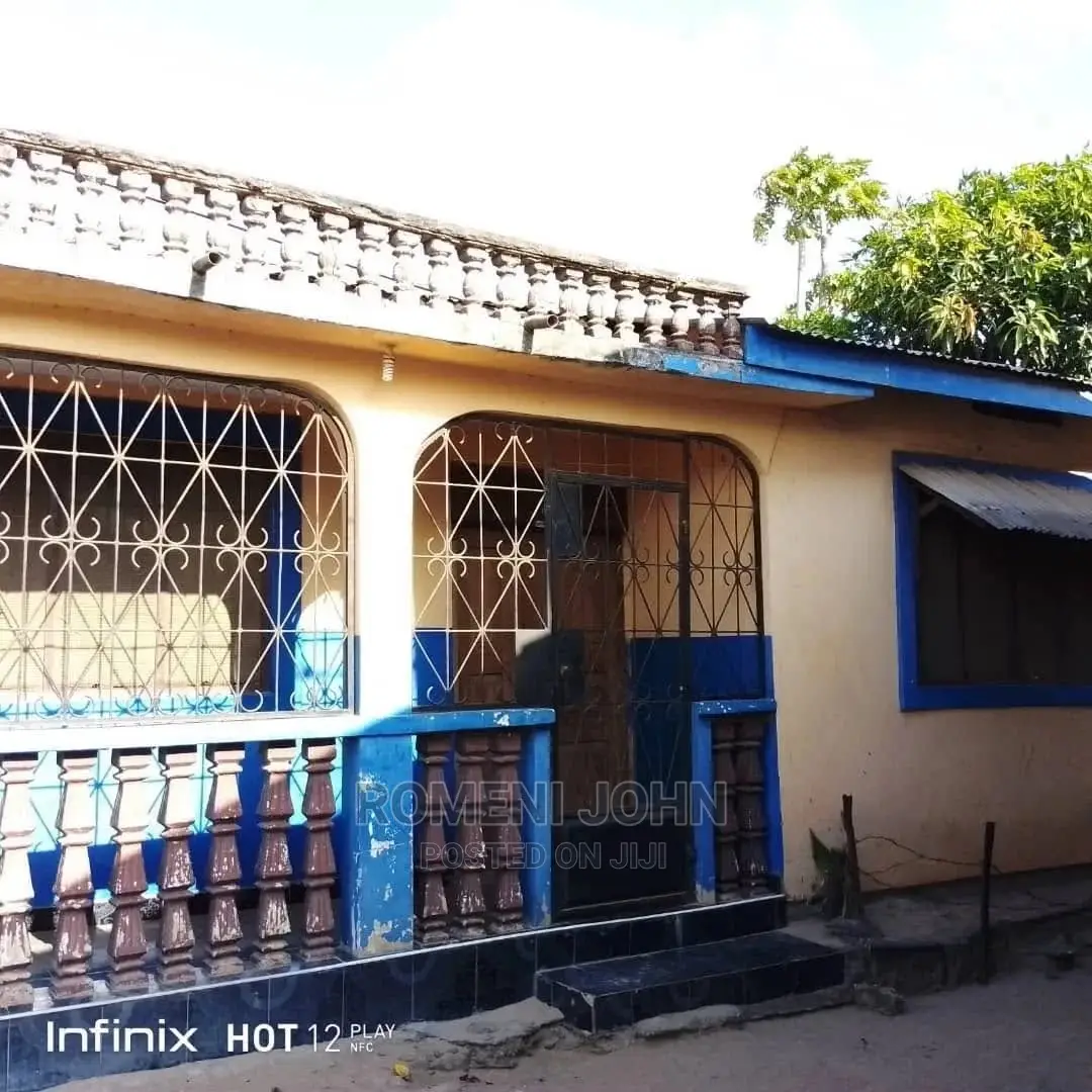 Furnished 6bdrm Townhouse/Terrace in Tanzania Dsm Ukonga for Sale