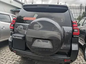 Toyota Land Cruiser Prado 3.0 190hp 2018 Gray