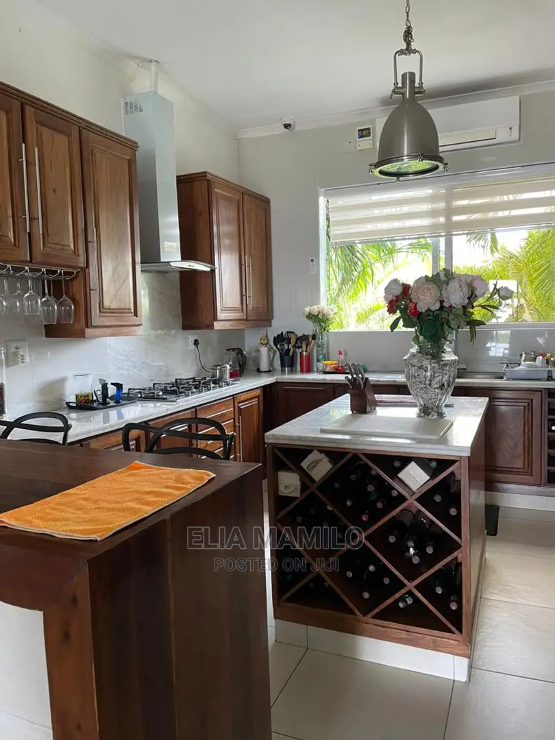 4bdrm House in Kunduchi, Dar Es for Sale