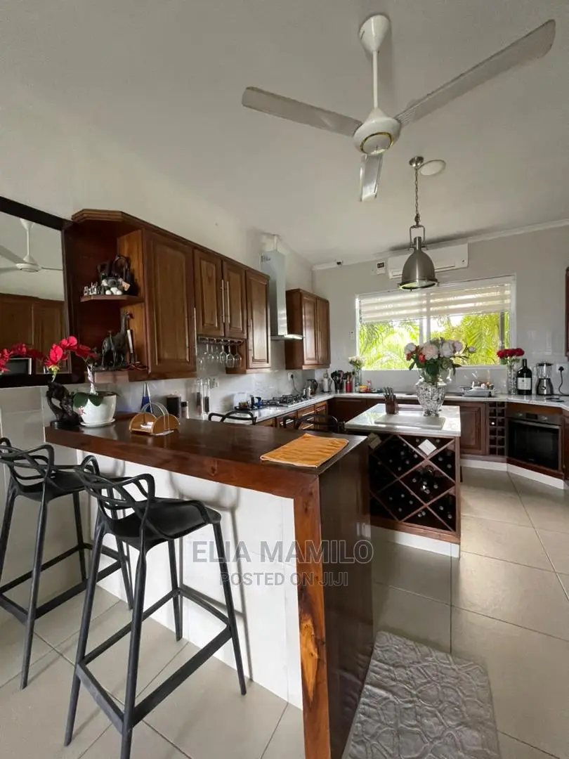 4bdrm House in Kunduchi, Dar Es for Sale