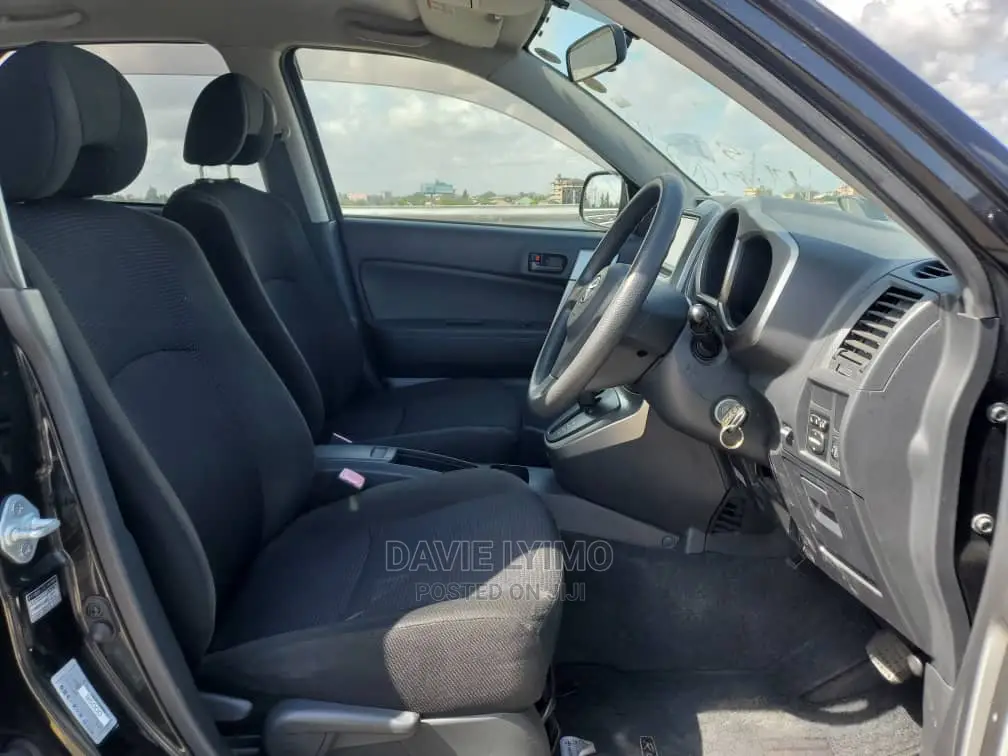 Toyota Rush 1.5 AWD 2010 Black