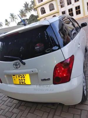 Toyota IST 2004 White