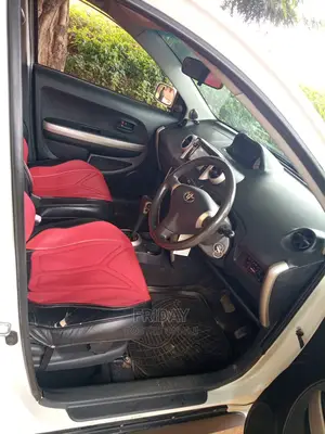 Toyota IST 2004 White