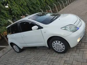 Toyota IST 2004 White