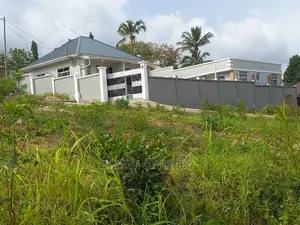 Jipatie Viwanja Hivi Bora Kabisa Luguruni Nusu Kilomita