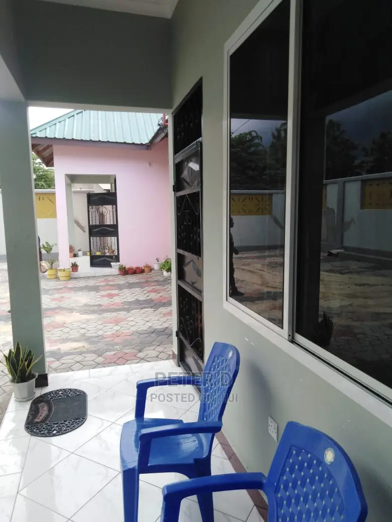 2bdrm Apartment in Kimara for Rent