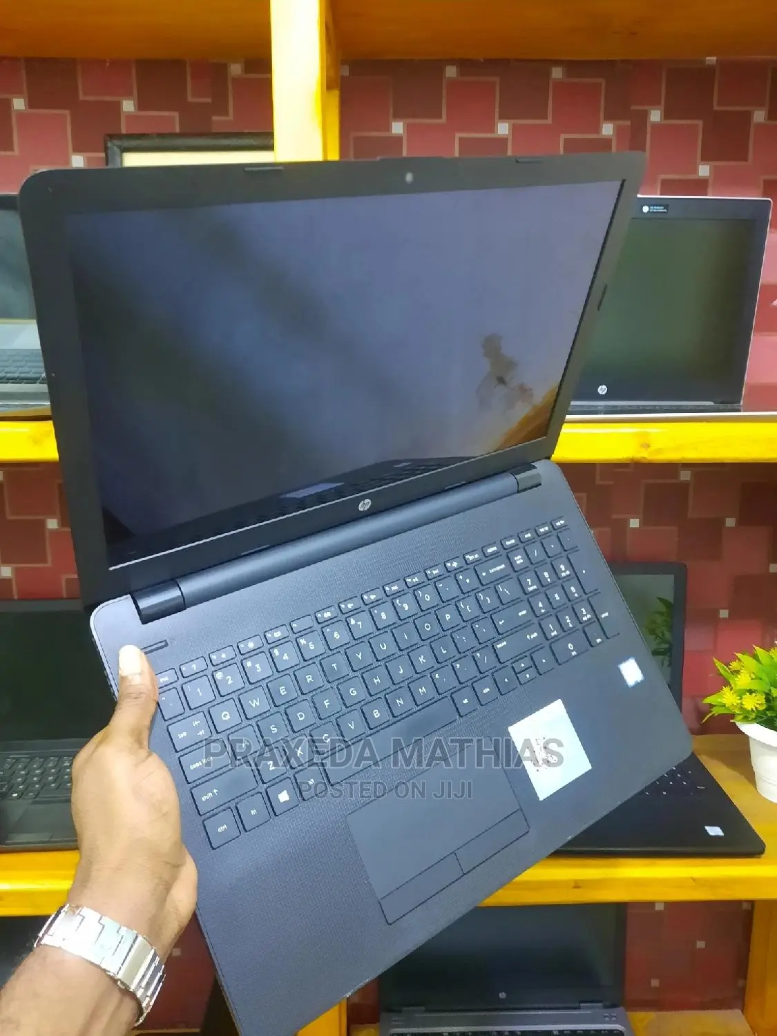 Laptop HP 15-Da2933nia 8GB Intel Core I5 HDD 500GB
