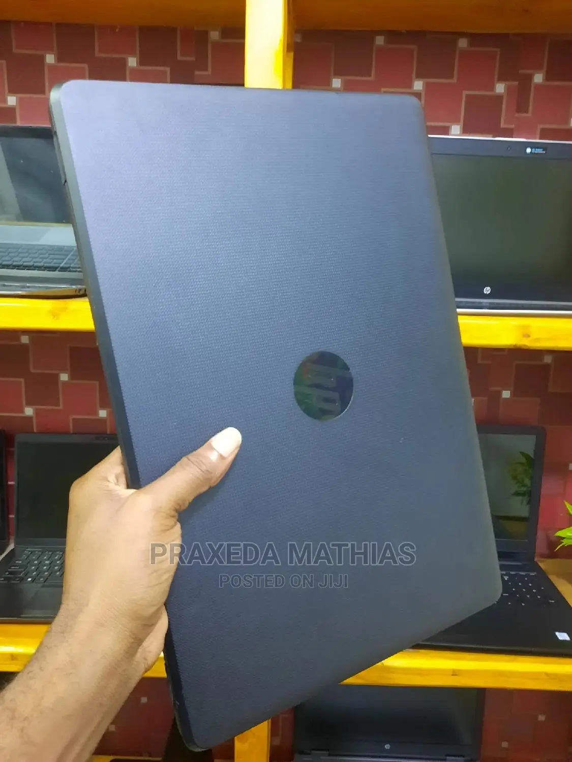Laptop HP 15-Da2933nia 8GB Intel Core I5 HDD 500GB