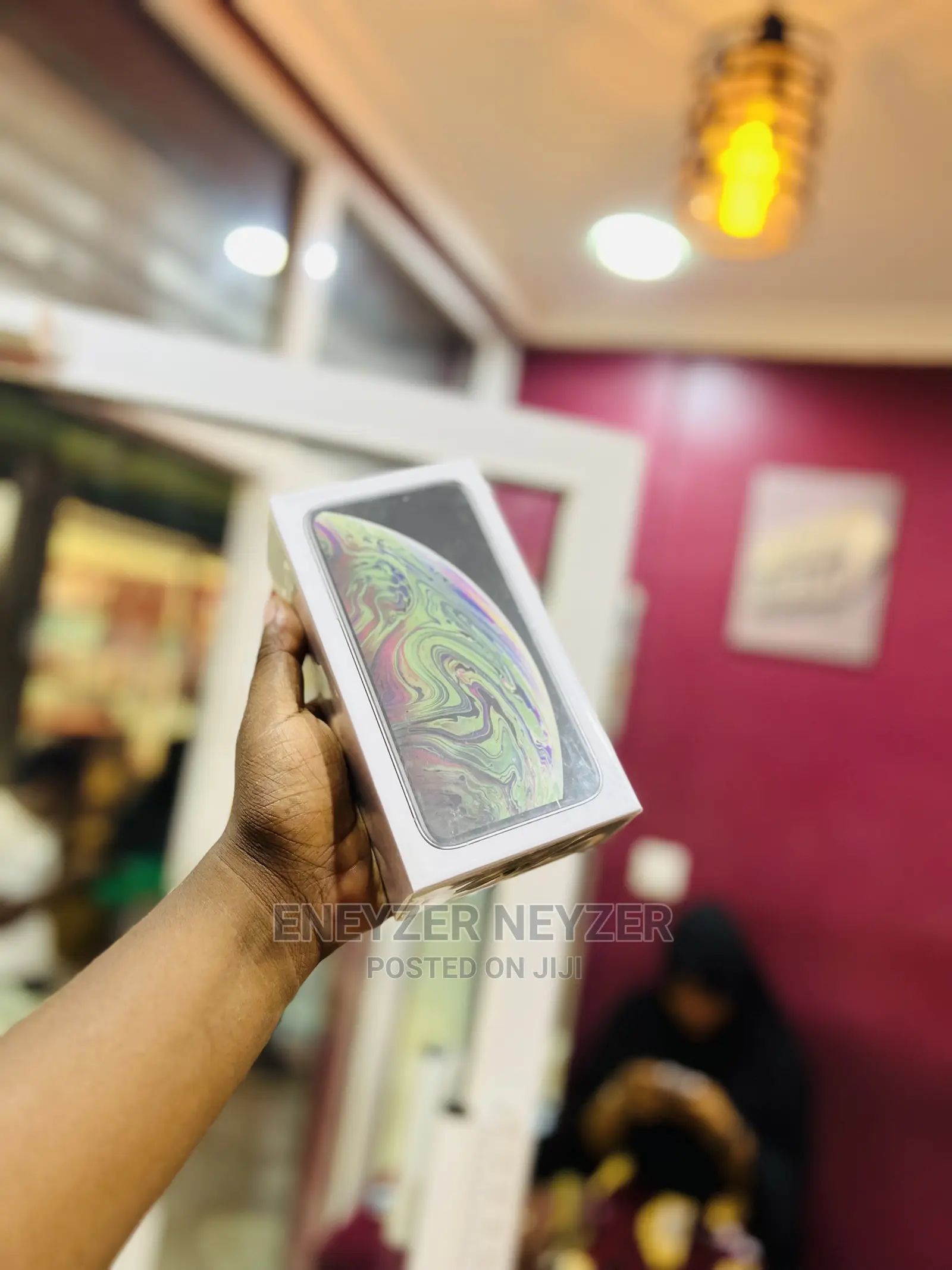 New Apple iPhone XS Max 64 GB Black
