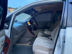 Toyota Harrier 2.4 16V 2001 White