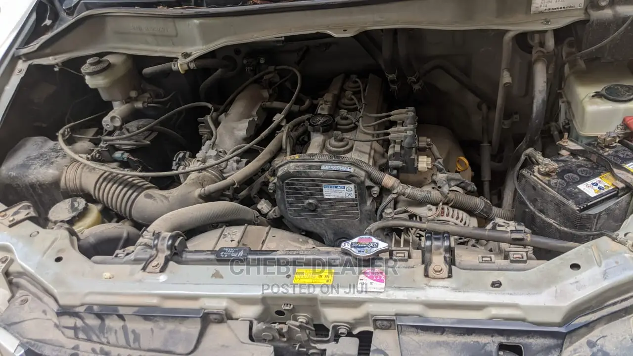 Toyota Noah 2.0 AWD (8 Seater) 2001 Silver