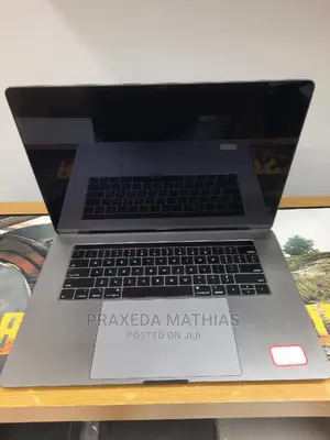 Laptop Apple MacBook Pro 2018 16GB Intel Core I7 SSD 512GB
