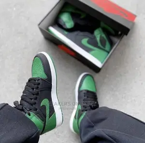 Nike Air Jordan 1 Retro High OG Pine Green