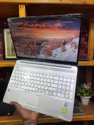 Laptop HP 15-Dw3031 8GB Intel Core I5 HDD+SSD 1T