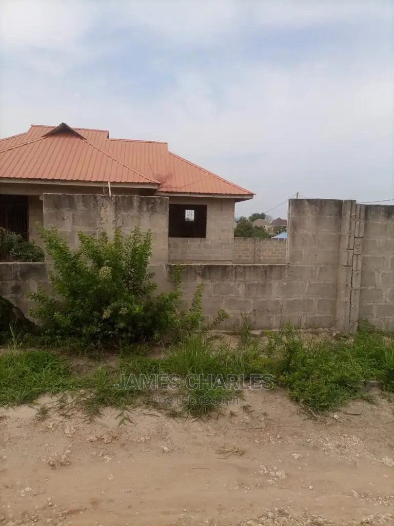 4bdrm Mansion in Nakasangwe Wazo Hill, Kinondoni for Sale