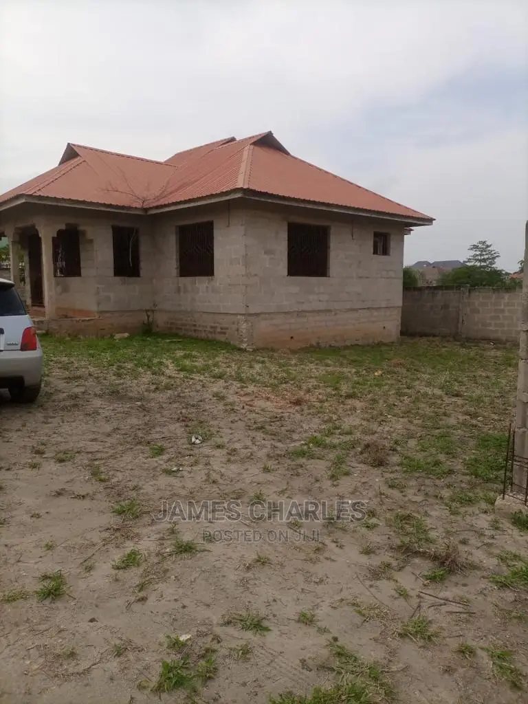 4bdrm Mansion in Nakasangwe Wazo Hill, Kinondoni for Sale