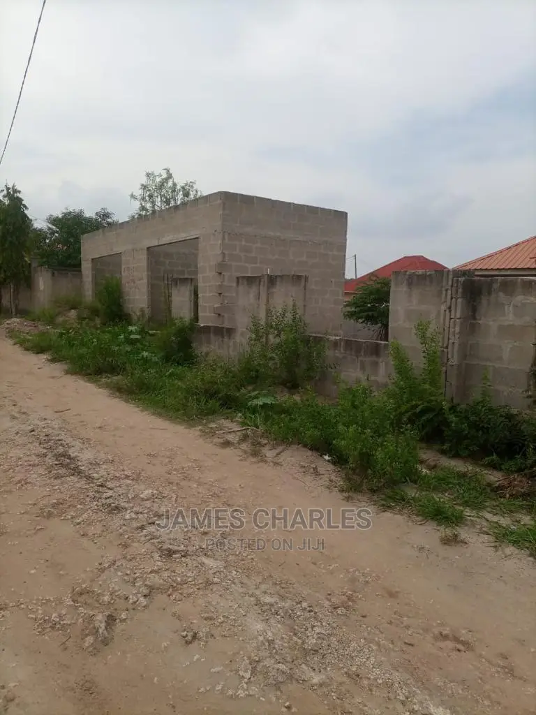 4bdrm Mansion in Nakasangwe Wazo Hill, Kinondoni for Sale