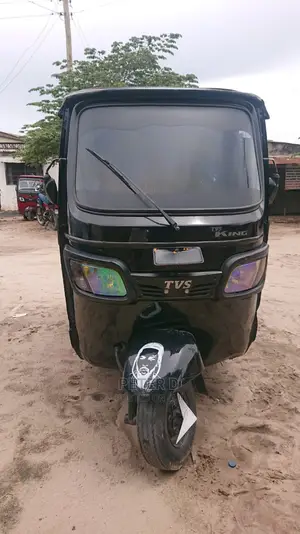 TVS Apache 160 4V 2022 Brown