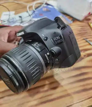 CANON EOS 550D Camera