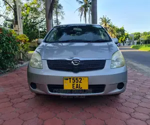 Toyota Corolla Spacio 1.5 v 2003 Beige