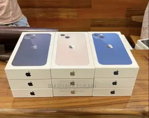 New Apple iPhone 13 128 GB Green