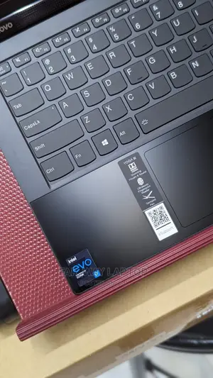 New Laptop Lenovo ThinkPad Yoga 8GB Intel Core I7 SSD 512GB