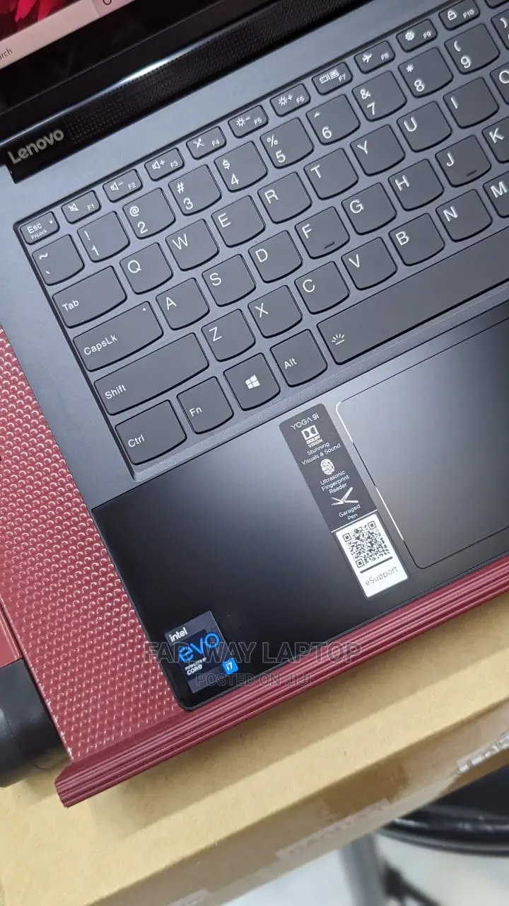 New Laptop Lenovo ThinkPad Yoga 8GB Intel Core I7 SSD 512GB
