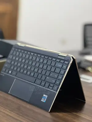 New Laptop HP Spectra 13 16GB Intel Core I7 SSD 1T