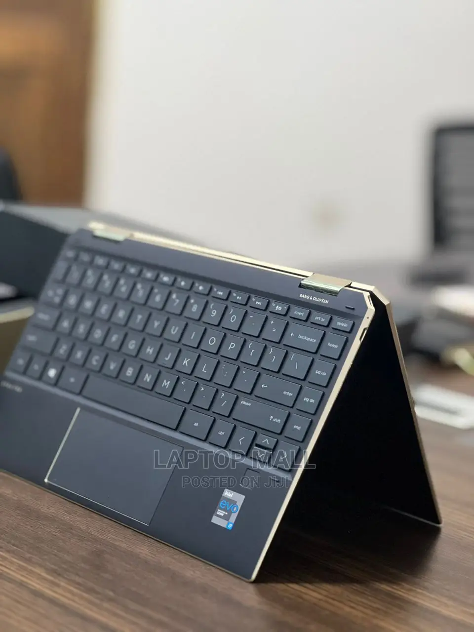 New Laptop HP Spectra 13 16GB Intel Core I7 SSD 1T