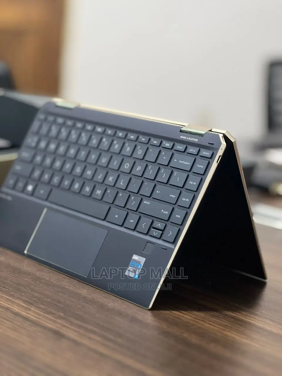 New Laptop HP Spectra 13 16GB Intel Core I7 SSD 1T