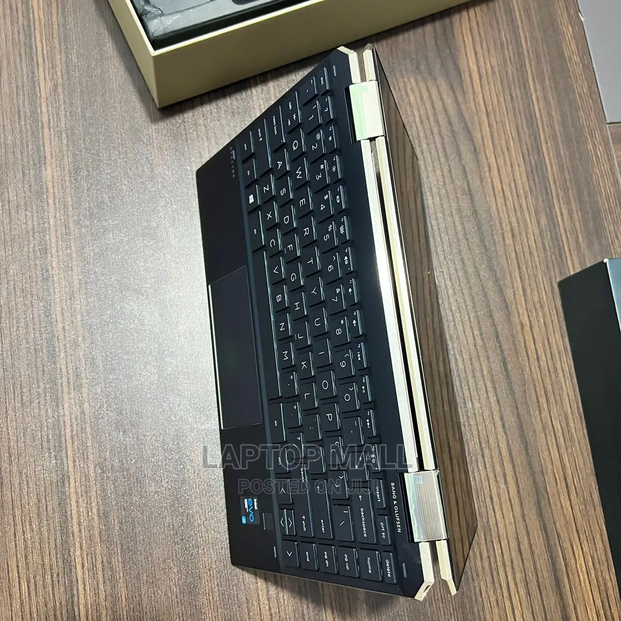 New Laptop HP Spectra 13 16GB Intel Core I7 SSD 1T