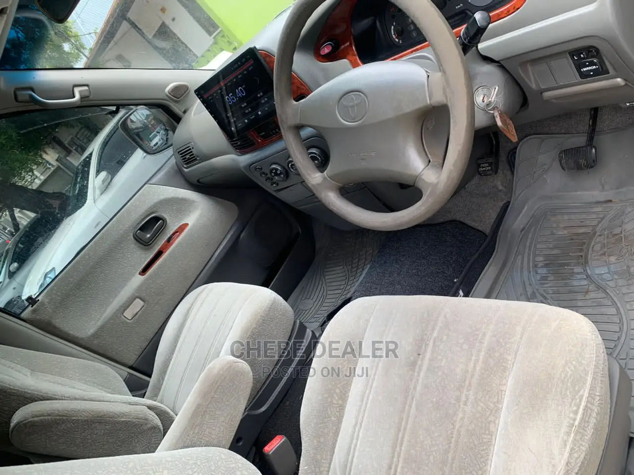 Toyota Noah 2.0 AWD (8 Seater) 2003 Gold
