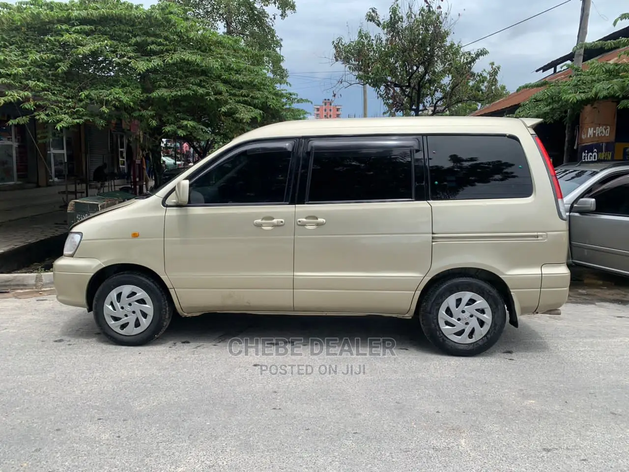 Toyota Noah 2.0 AWD (8 Seater) 2003 Gold